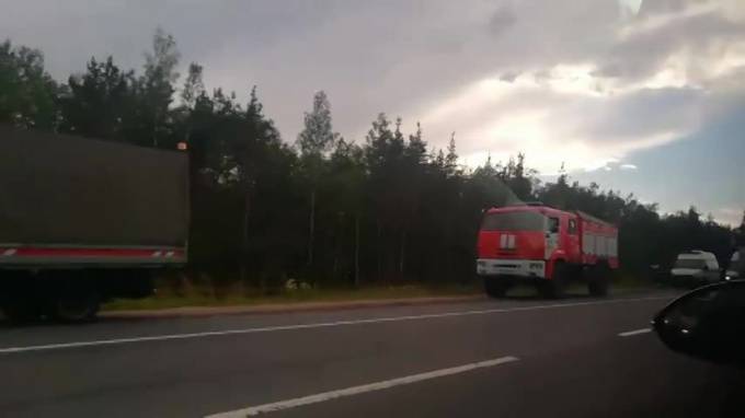 В аварии на трассе "Кола" под Петербургом погибли два человека