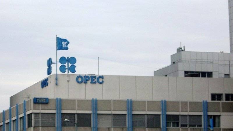Страны ОПЕК+ одобрили продление сделки по сокращению добычи нефти
