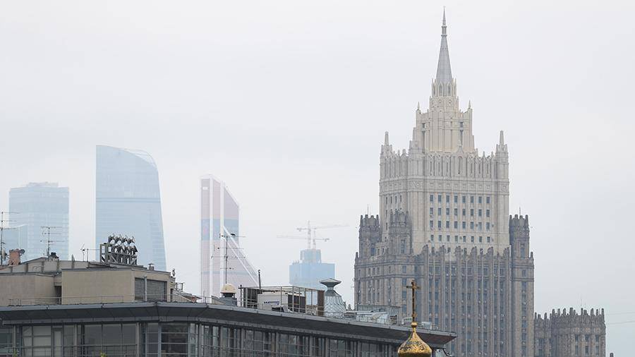 МИД РФ обвинил Запад в подталкивании Киева к продолжению политики Порошенко