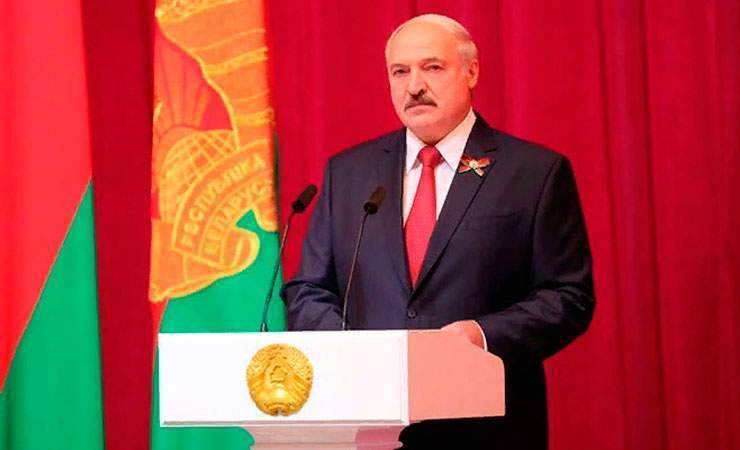 Лукашенко — критикам «закона об отсрочках»: Вы хотите в состав России? НАТО? Нет. И я не хочу