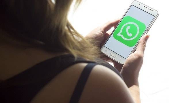 Алматинка выпросила у соседа по офису 1,5 млн тенге через WhatsApp