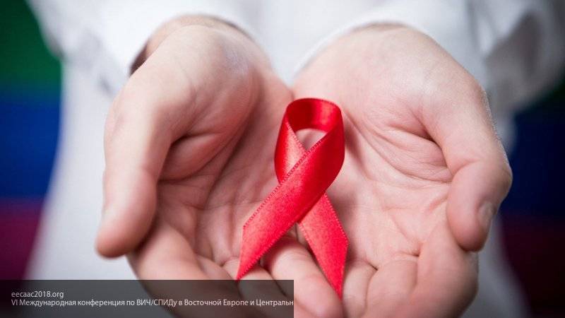 Эксперт призвал обучать безопасному половому поведению, чтобы люди понимали опасность ВИЧ