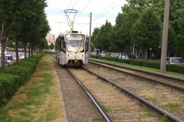 Четыре трамвая в вечернее время изменят маршруты движения из-за ремонта путей в Краснодаре