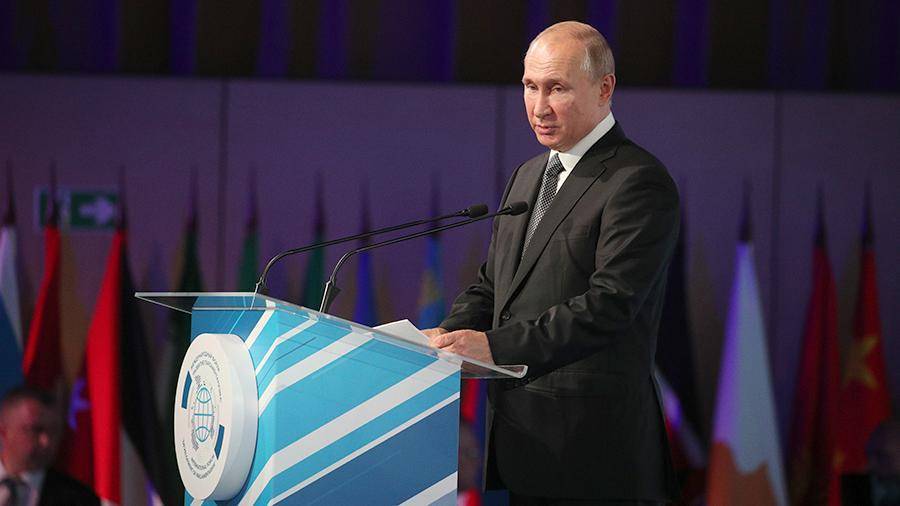 Путин назвал очевидным переход мира к многополярности