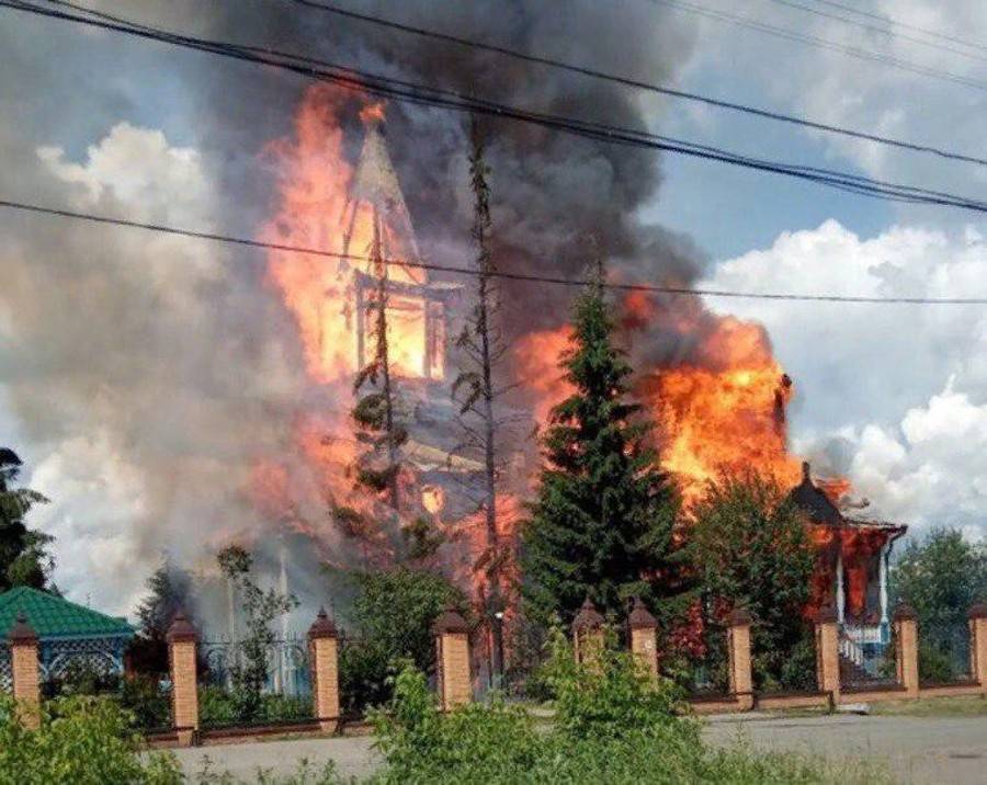 Пожар в монастыре в Курганской области уничтожил храм