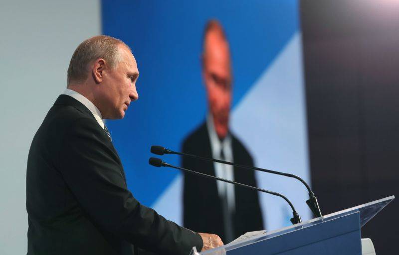 Путин предупредил об опасности присвоения права на истину