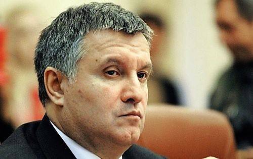 Аваков просит ЦИК не разрешать Клюеву баллотироваться в народные депутаты