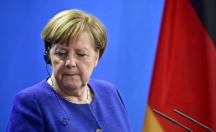 РГ: здоровье Меркель стало политическим фактором