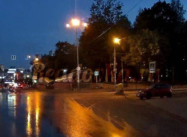 Машина без водителя устроила ДТП в центре Смоленска