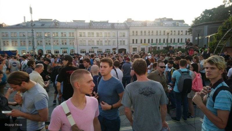 РЕН ТВ узнал, откуда растут ноги у незаконного митинга в Москве