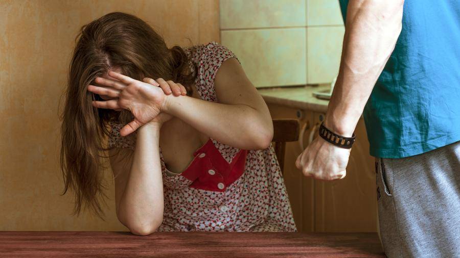 Росгвардии предложили защищать жертв домашнего насилия