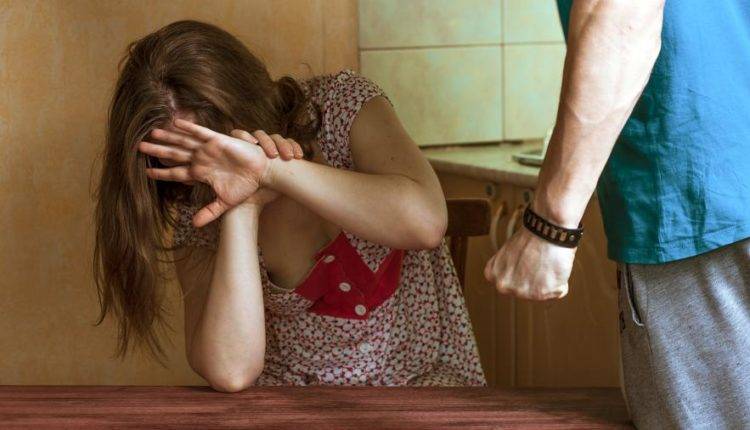 Росгвардии предложили защищать жертв домашнего насилия