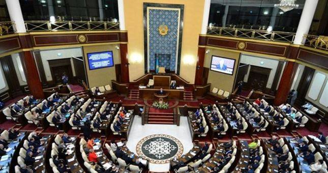 Политолог: Парламентские выборы в Казахстане пройдут осенью