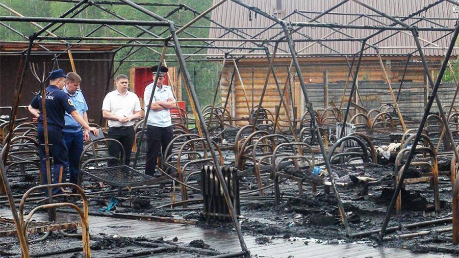 Замминистра Хабаровского края отстранили от работы после пожара в лагере
