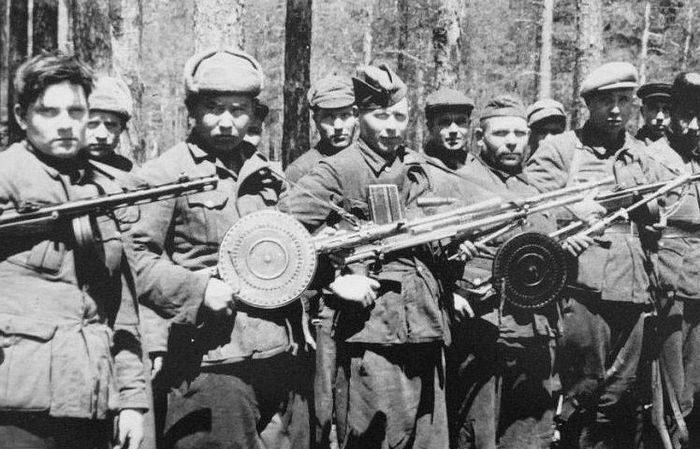 Каким партизанам не платили зарплату во время Великой Отечественной | Русская семерка