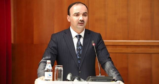 Ректор рассказал, что может оборвать карьеру чиновника в Таджикистане