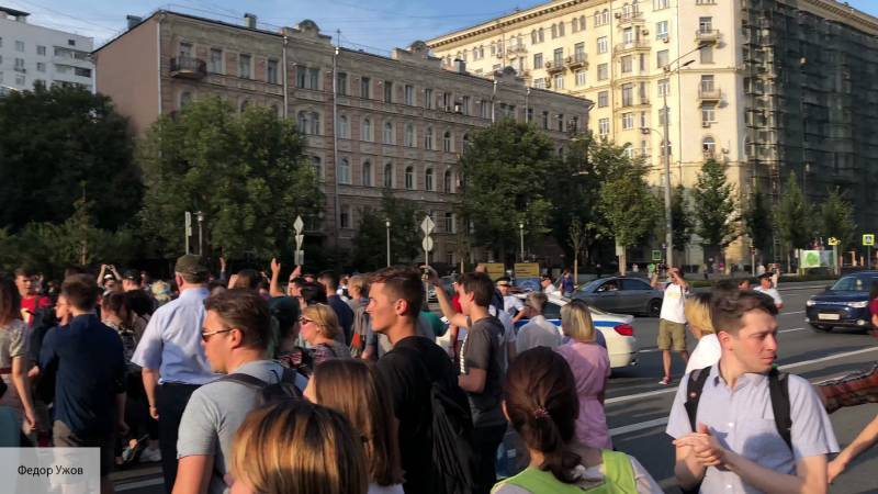Расследование РЕН ТВ показало, что беспорядки в Москве координировали западные спонсоры