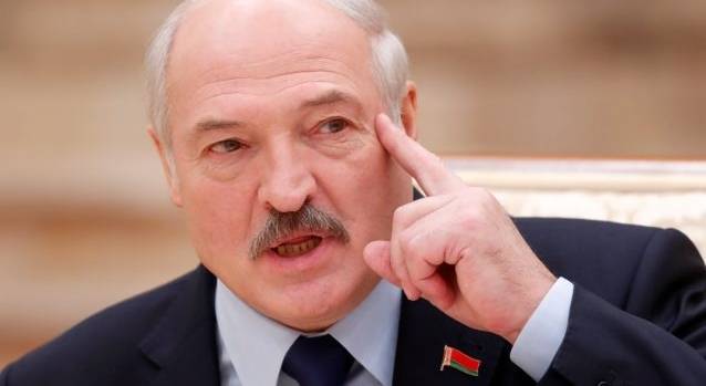 Не под выборы. Лукашенко приказал повысить зарплаты в регионах