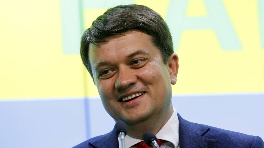 "За него поднимут 250 рук": В партии Зеленского назвали "самого достойного кандидата" на пост спикера парламента