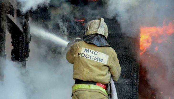 Под Дятьковом потушили пожар из-за мебели в пятиэтажном доме - bragazeta.ru - Брянская обл.
