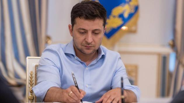 Зеленский уволил главу РГА в Луганской области