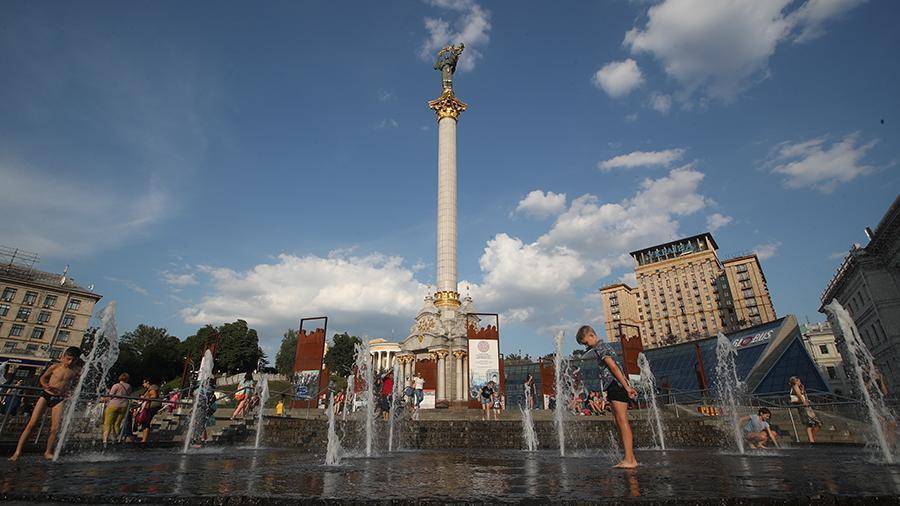 В Киеве заявили об угрозе развала Украины через три года