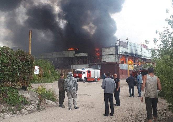 В МЧС рассказали о пожаре на Комбайновом заводе