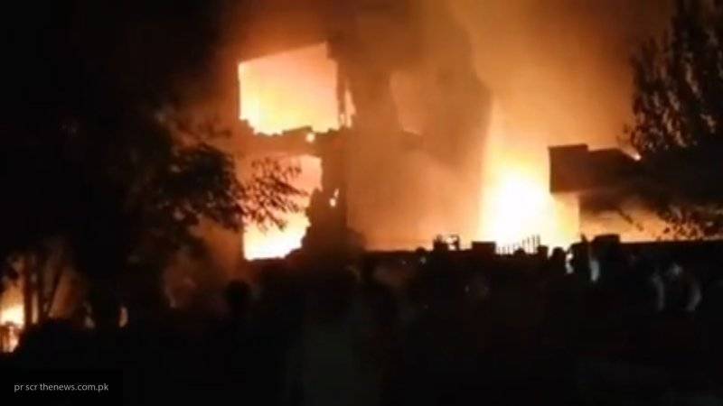 Жертвами крушения военного самолета в Пакистане стали 17 человек