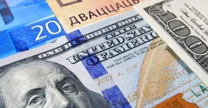 Белорусский рубль девальвируется ко всем валютам на старте торгов 30 июля