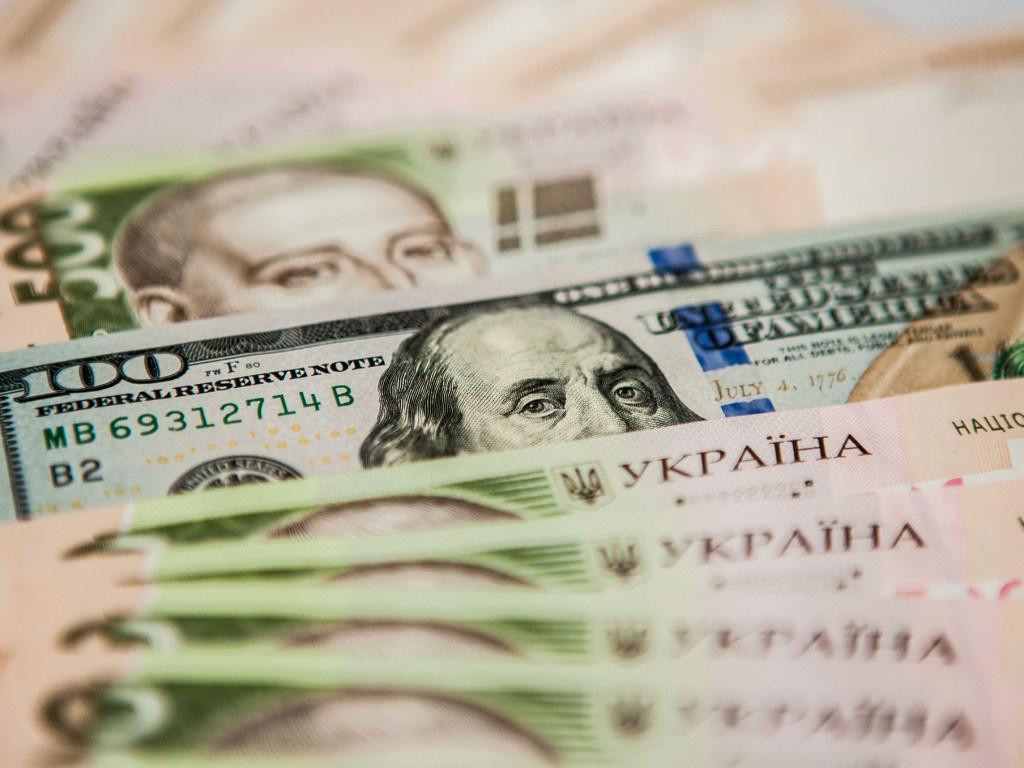 Киев задолжал народу больше 100 миллионов долларов