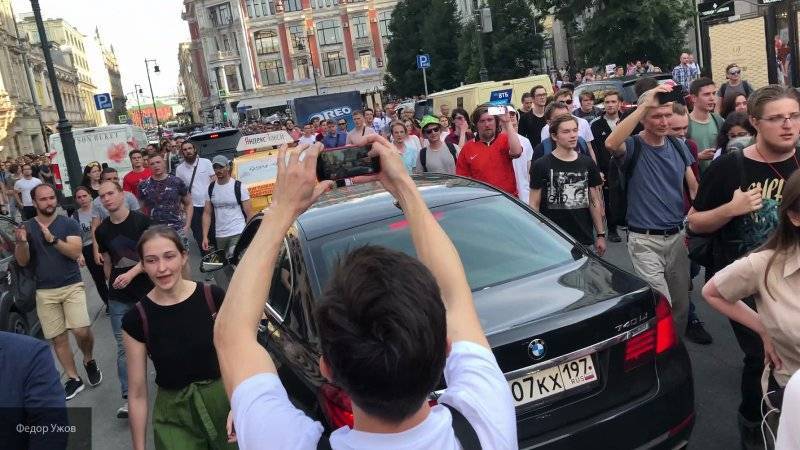 Два уголовных дела завели из-за нападения на росгвардейцев на незаконном митинге в Москве
