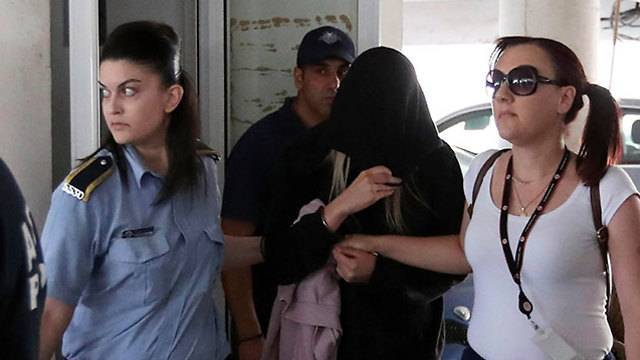 Дело об изнасиловании на Кипре: британской туристке грозит год тюрьмы