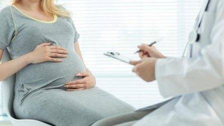 Более ста жительниц региона сохранили беременность после психологической консультации