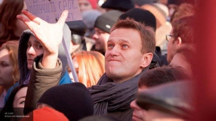 Навальный останется под арестом на 30 суток за призывы к беспорядкам