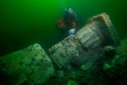 Обнаружен древний подводный храм с сокровищами