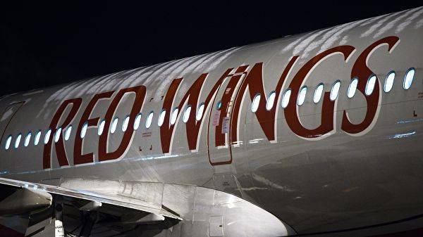 Пассажиры задержанного рейса Red Wings из Симферополя прибыли в Москву — Информационное Агентство "365 дней"
