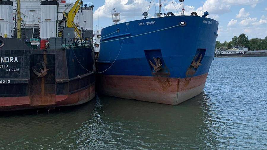 Генконсульство РФ направило ноту в МИД Украины из-за ареста танкера