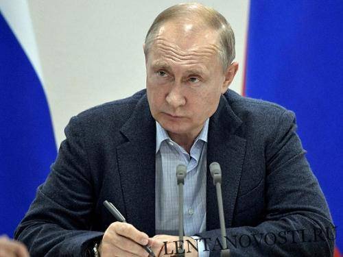 Опрос: Почти 40% россиян не хотят больше видеть Путина президентом