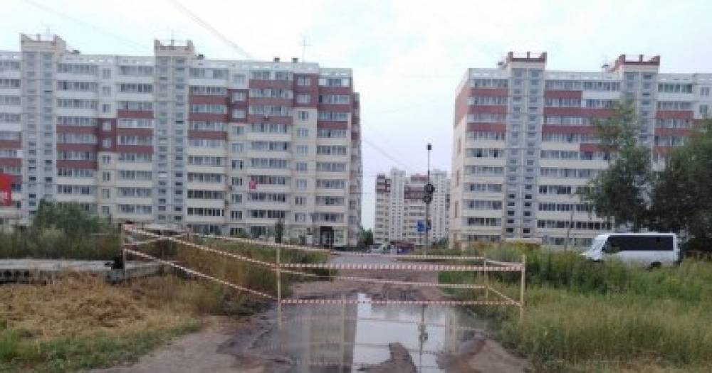 Четыре человека погибли при пожаре в теплицах в Кировской области.