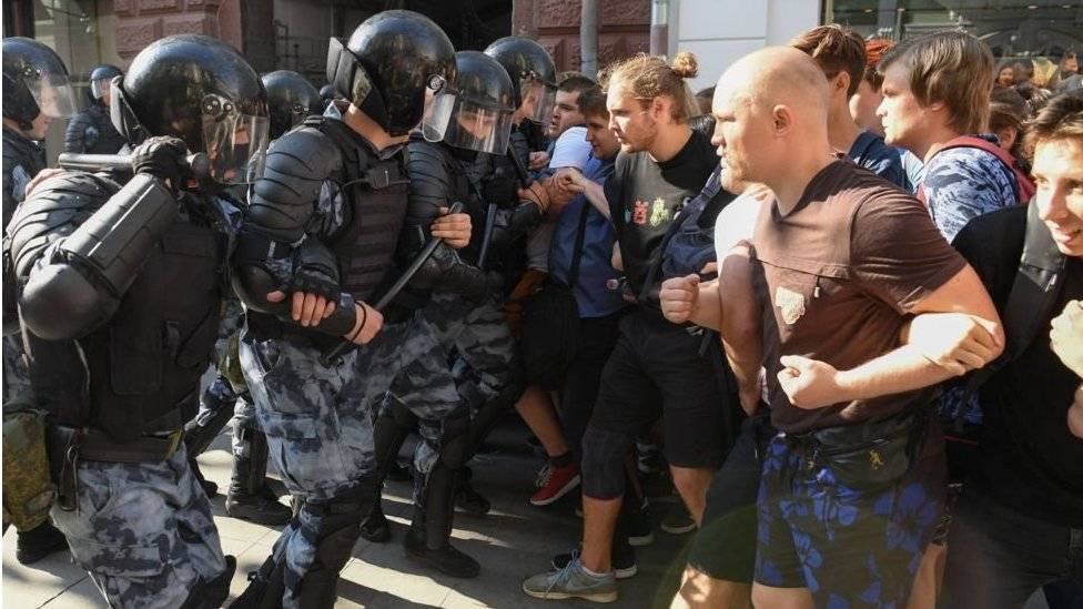 Наиболее ретивые участники беспорядков в Москве загремели в кутузку
