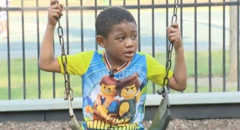 «Я хотел всех спасти»: 5-летний мальчик из Чикаго помог вывести из горящего дома 13 человек