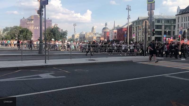 Более 60 митингующих арестованы и более 160 оштрафованы после незаконной акции в Москве