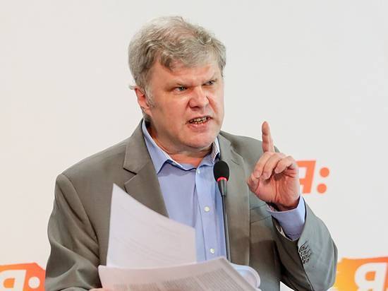 Митрохин объяснил отмену отказа в регистрации на выборах в Мосгордуму