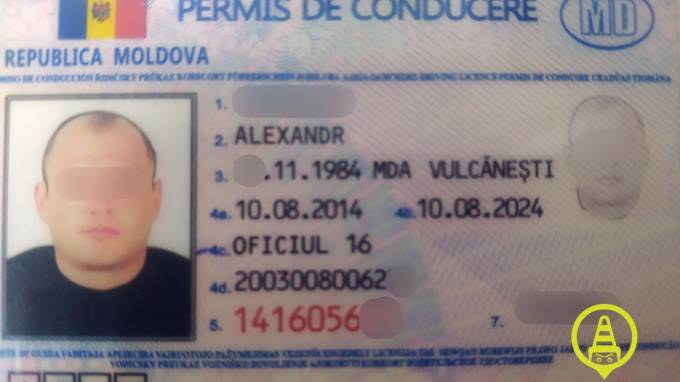 Мужчина из Молдовы работал таксистом с поддельными правами