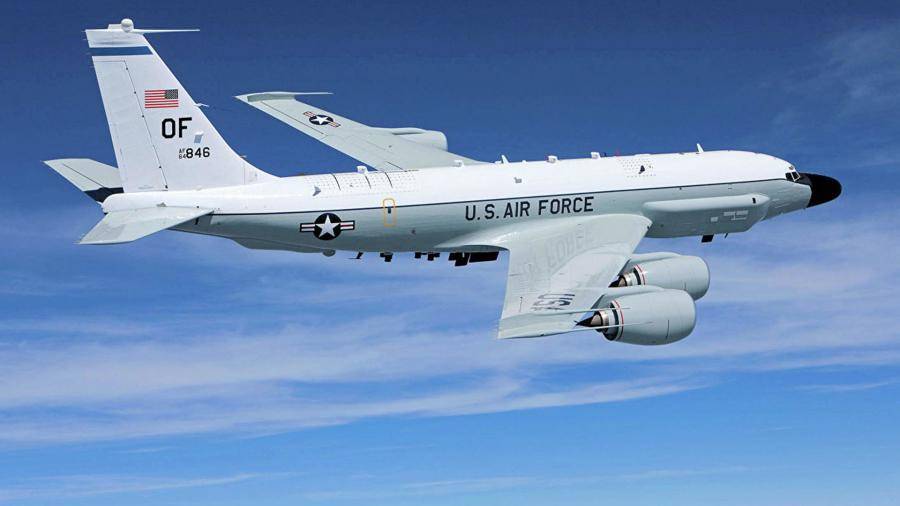 Самолеты ВВС США и Швеции провели разведку у Калининградской области