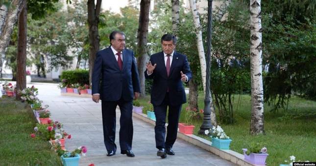 О чем говорили президенты Таджикистана и Кыргызстана на встрече в Чолпон-Ате