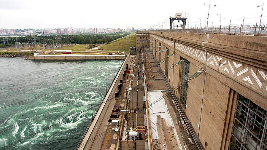 Иркутская ГЭС снизила пропускную способность из-за повышения уровня воды