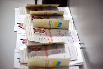 Украину уличили во лжи о выдаче паспортов жителям Донбасса