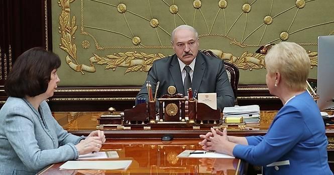 "Лукашенко тихо и спокойно, быстренько проведет президентские выборы, чтобы опять схватить кресло"