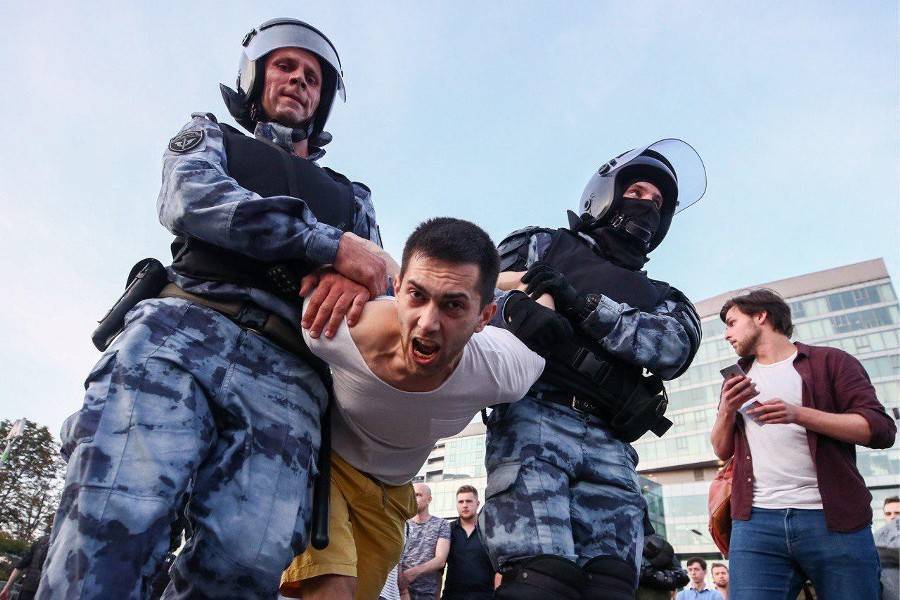 Людям небезопасно участвовать в несогласованных акциях в Москве – политолог